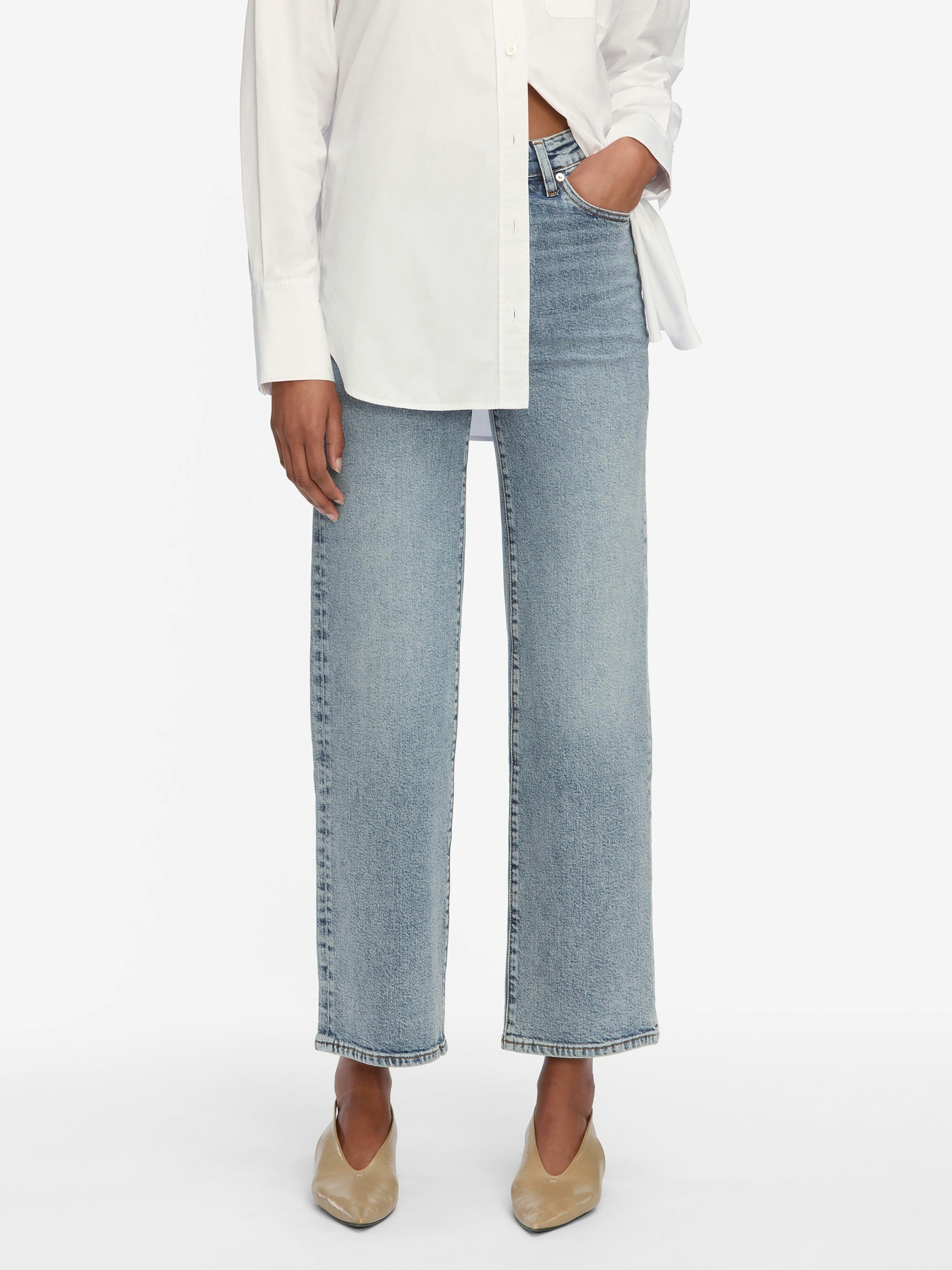 jeans front image alt:hover